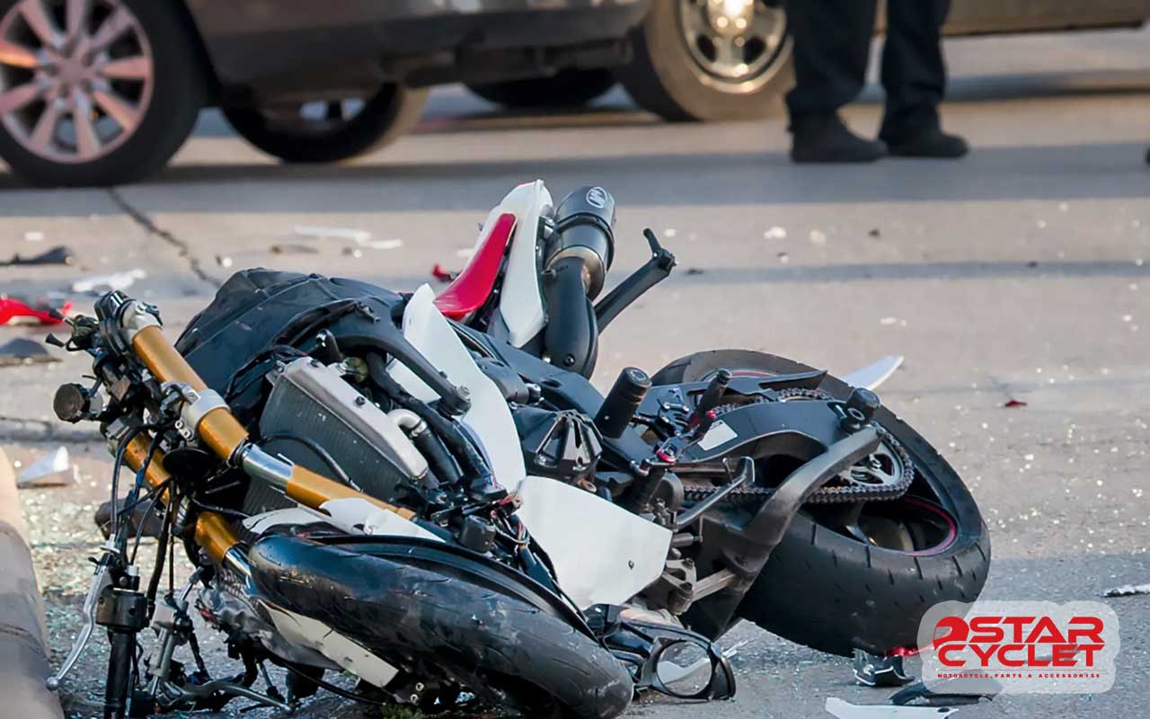 آسیب موتور سیکلت در تصادف