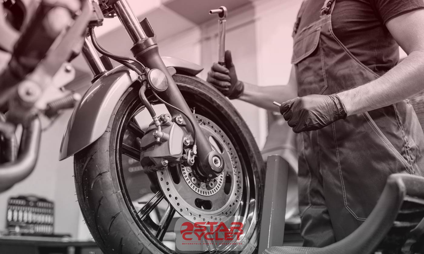 خرید 6 اشتباه رایج در نگهداری موتور سیکلت که عمر موتورتان را کوتاه می‌کند! از استارسیکلت - عکس 15