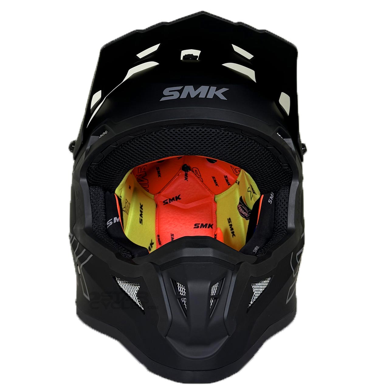 کیفیت کلاه کاسکت کراسی SMK آلترا مدل UNICOLOUR (MADA260)