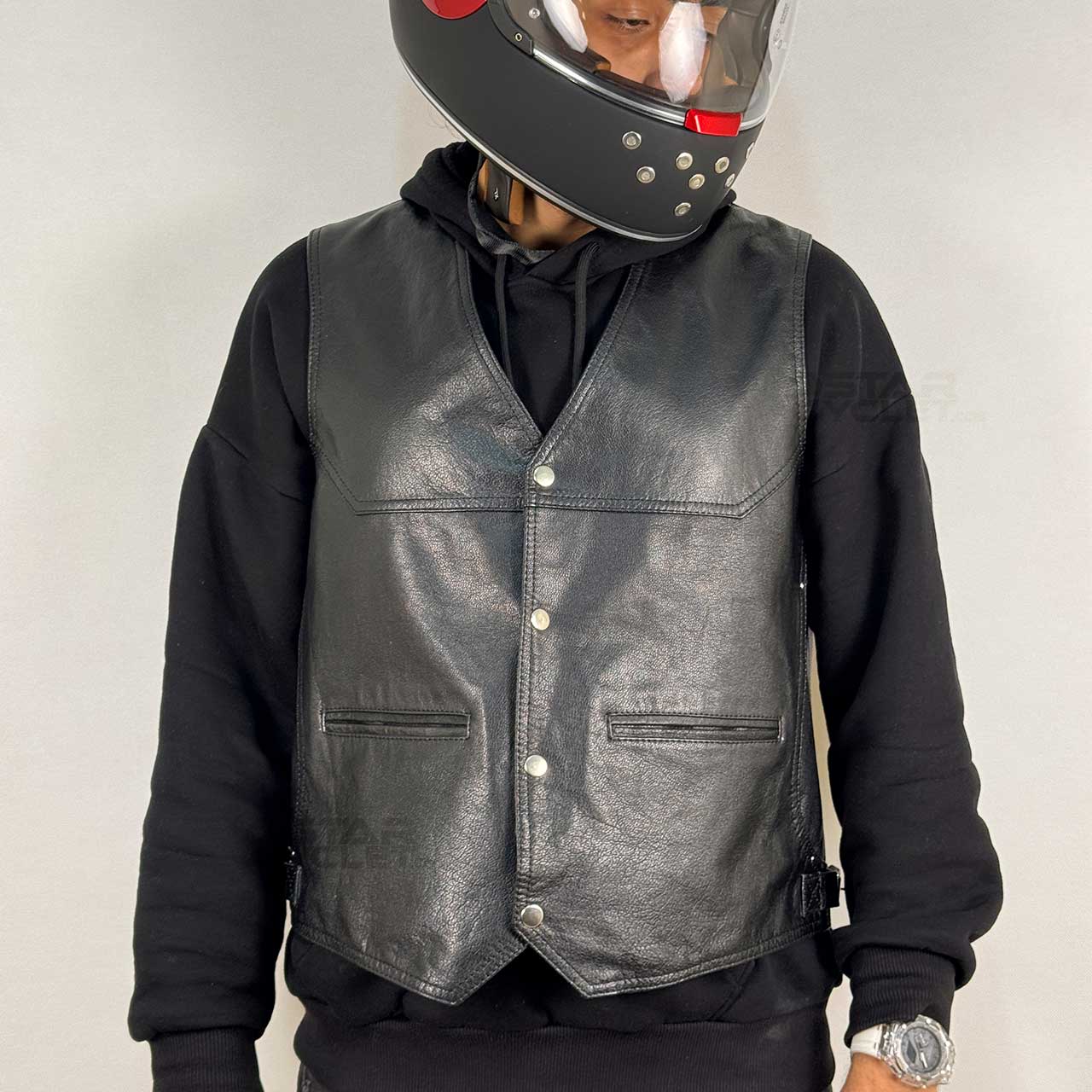 عکس جلیقه چرمی موتور سواری مدل CRUISER