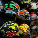 عکس استند دیواری کلاه کاسکت مدل WALL