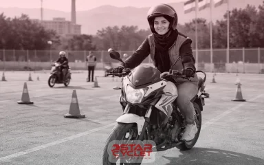 راهنمای گواهینامه موتور سیکلت برای بانوان