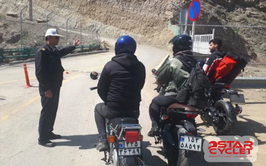 خطرات و چالشهای موتورسواری در جادههای شمال ایران