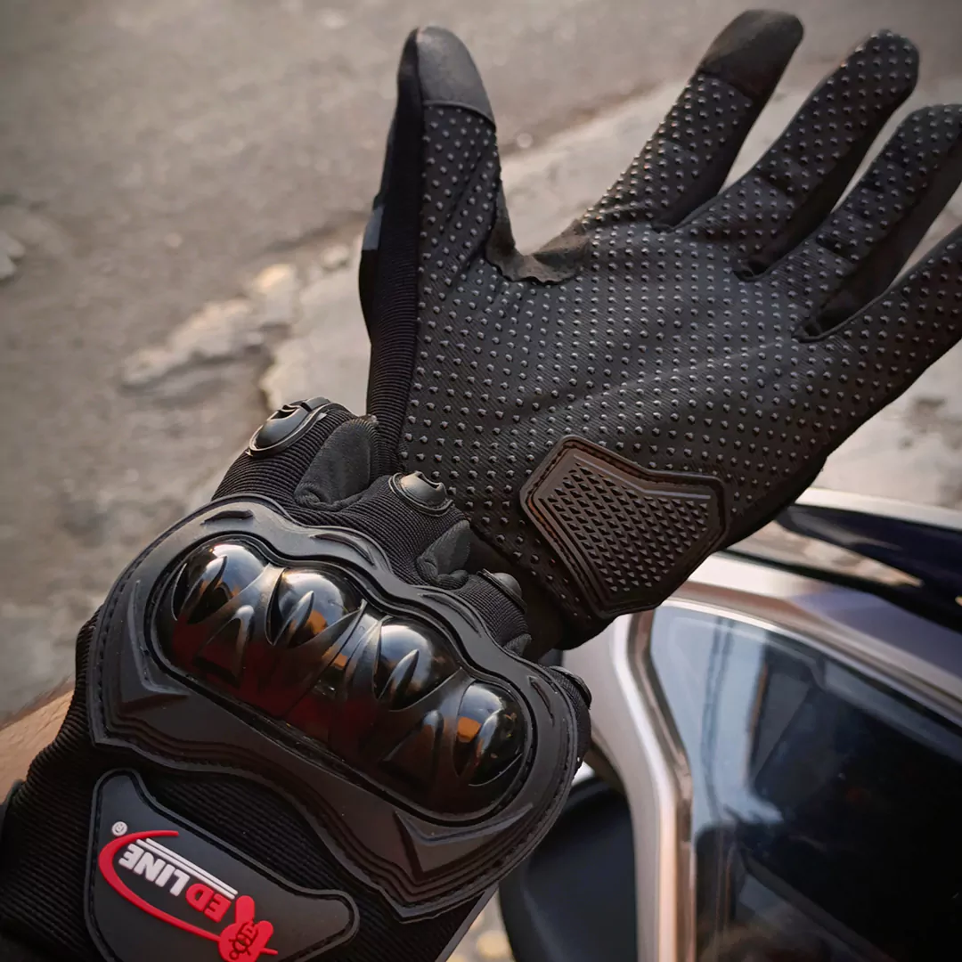 عکس دستکش چهارفصل موتورسواری REDLINE مدل black