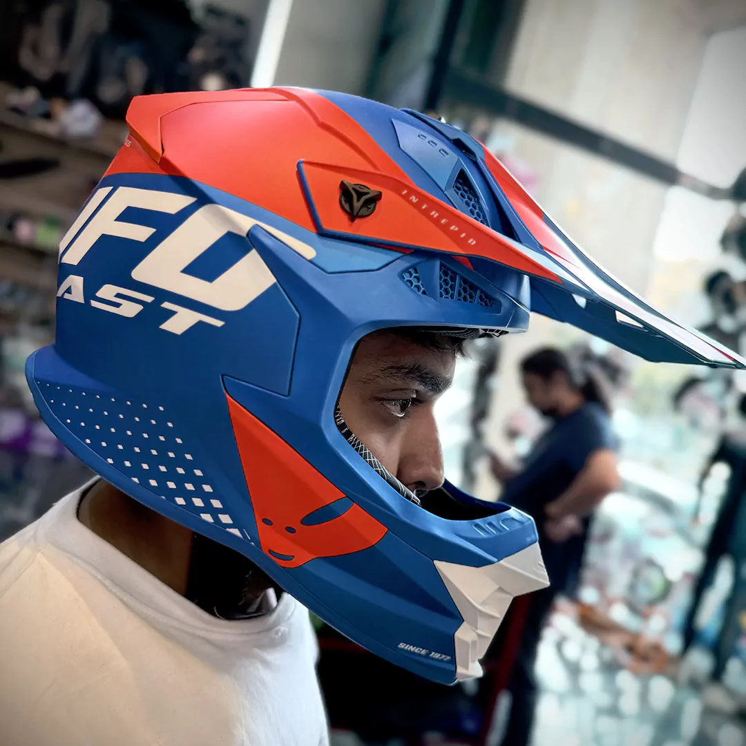 آفرود با کلاه کاسکت کراسی یوفو مدل INTREPID MATT BLUE ORANGE