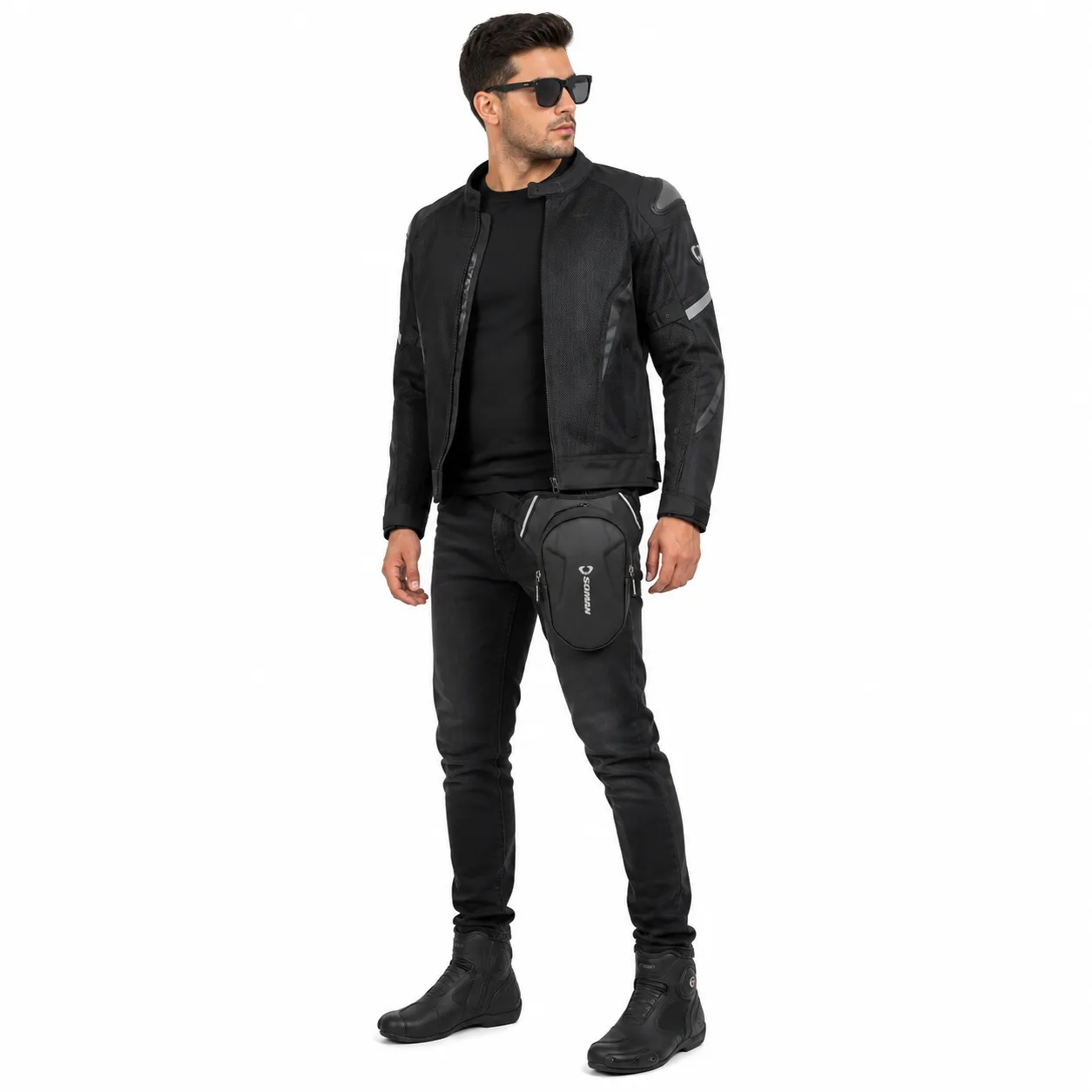 عکس کیف روپایی سومان مدل 3D BLACK روی پا